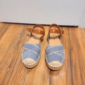 Time and Tru Ladies Sandals